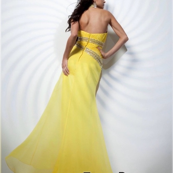 Flowy yellow Tony Bowls prom gown - Picture 11 of 16
